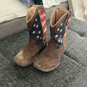 Boys size 8 cowboy boots